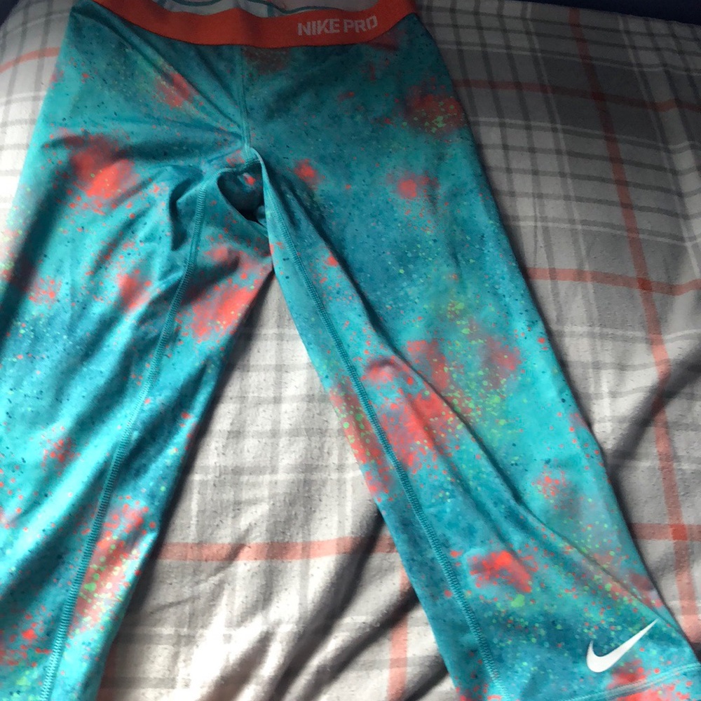 Nike pro capris